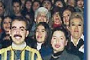 Donan su tiempo y talento