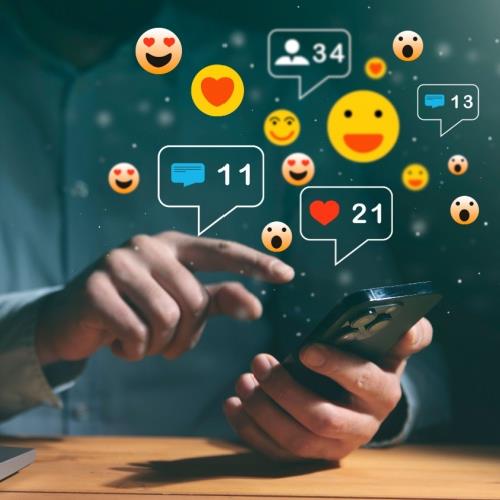 Consultor/a/e en área de comunicación social 